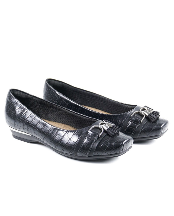 Sapato Preto de Senhora Piccadilly com Berloque