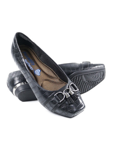 Sapato Preto de Senhora Piccadilly com Berloque