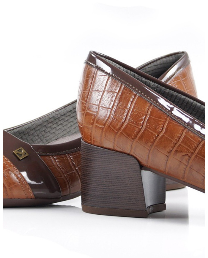 Camel Shoe of Lady Piccadilly of Middle Heel