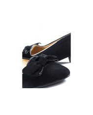 Sapatos Pretos de Senhora com Laço na Frente