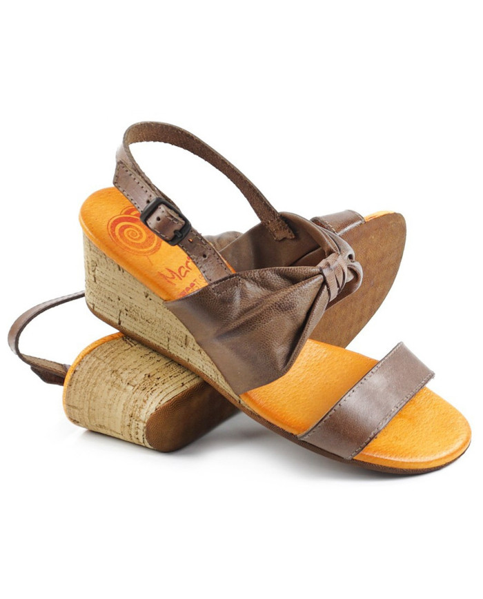 Lady's Brown Sandals in Cunha