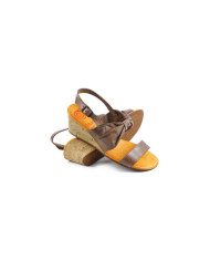 Lady's Brown Sandals in Cunha