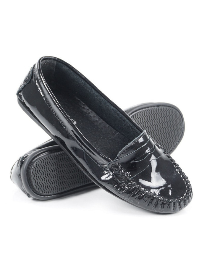 Mocassins Pretos em Verniz de Senhora com Sola de Borracha