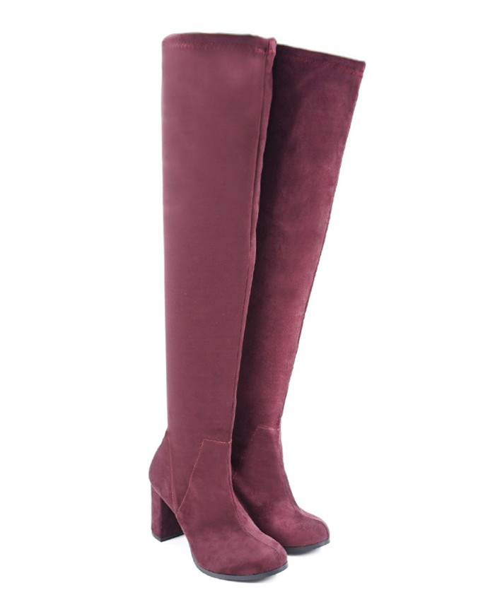 Botas de mujeres elegantes en Lycra