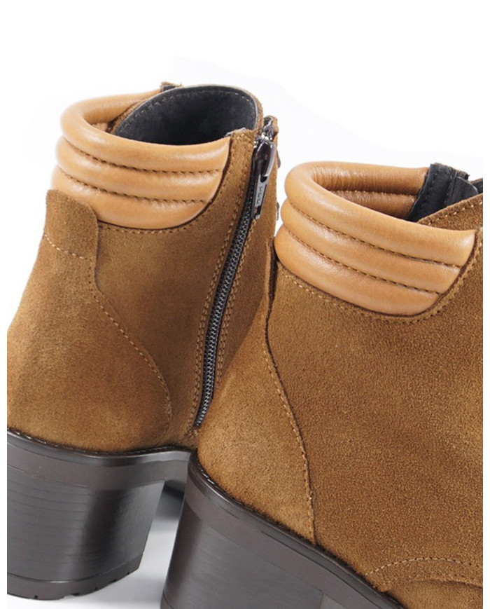 Botas Camel Femininas com Rebordo Almofadado e Atacadores