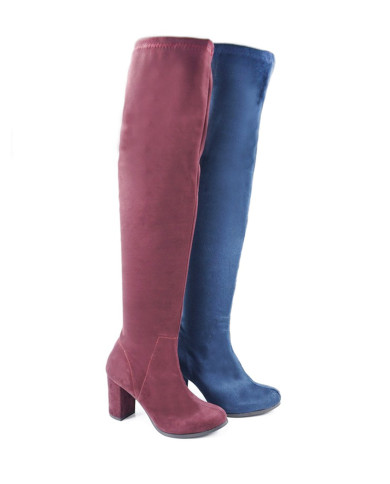 Botas de mujeres elegantes en Lycra