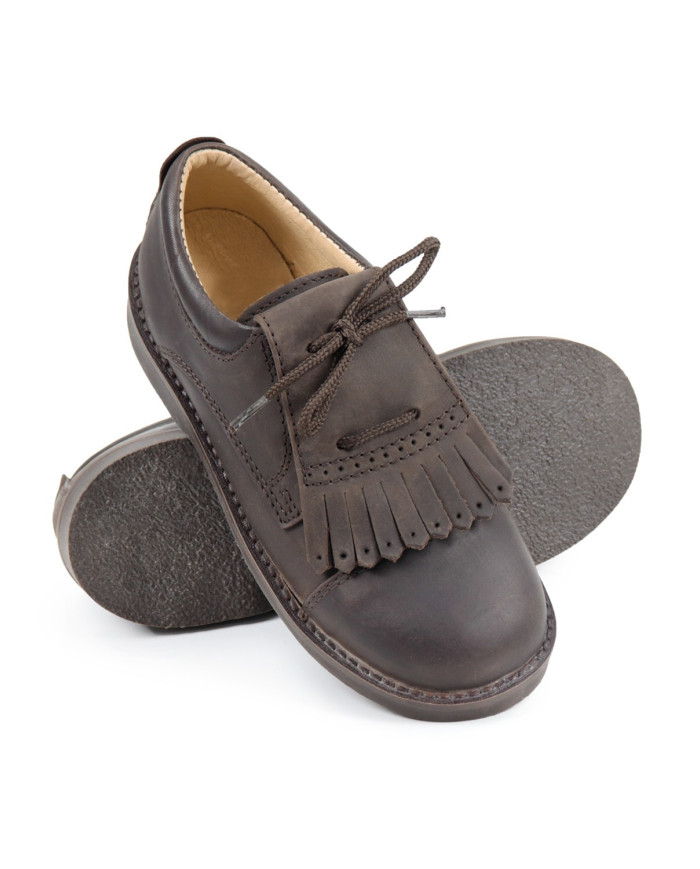 Sapatos Castanhos de Criança com Franjas e Atacadores