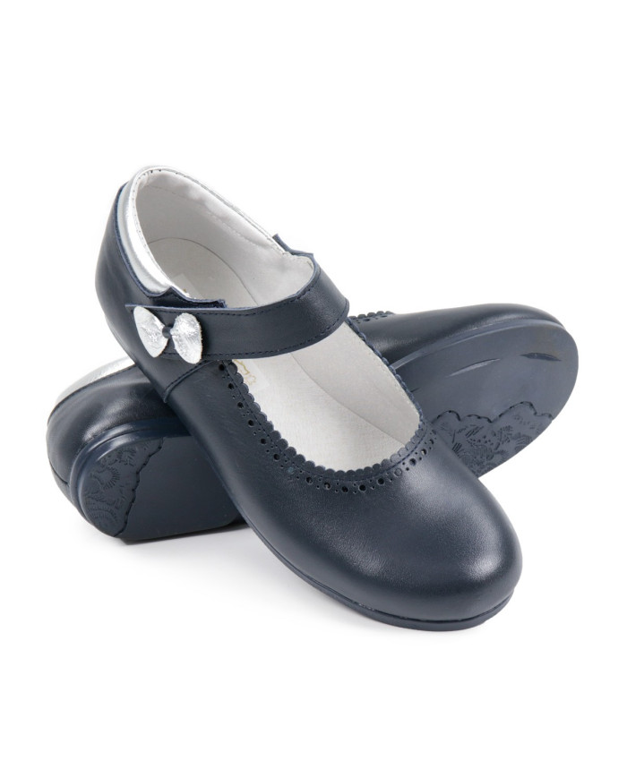 Girl Shoe with Silver Lace