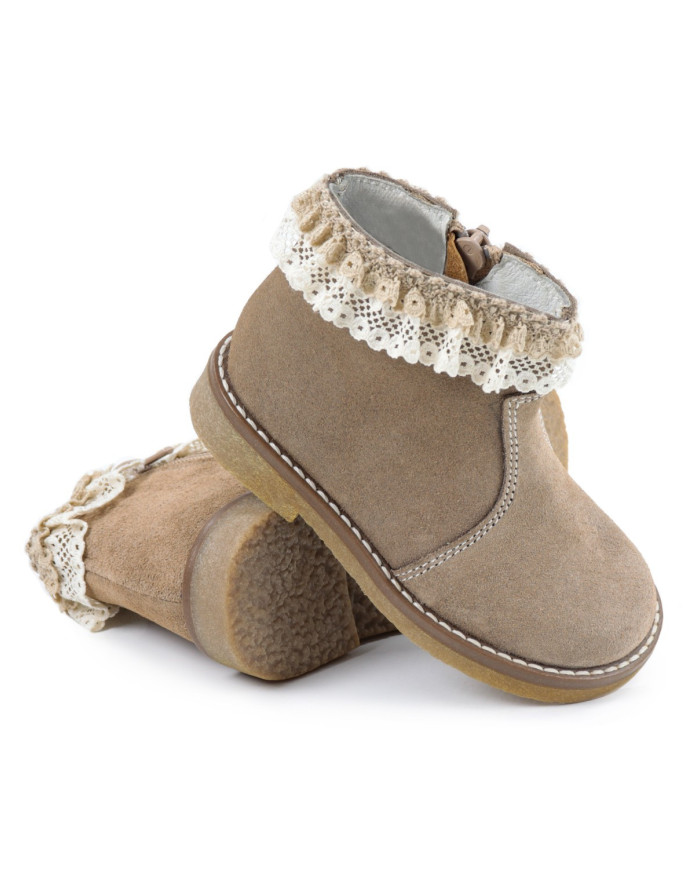 Children's Boots with Lace and Rubber Sole