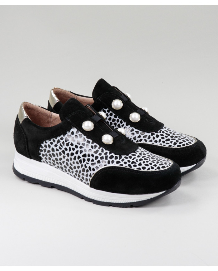 Pretas de Mulher Ginova shoes with Pearls