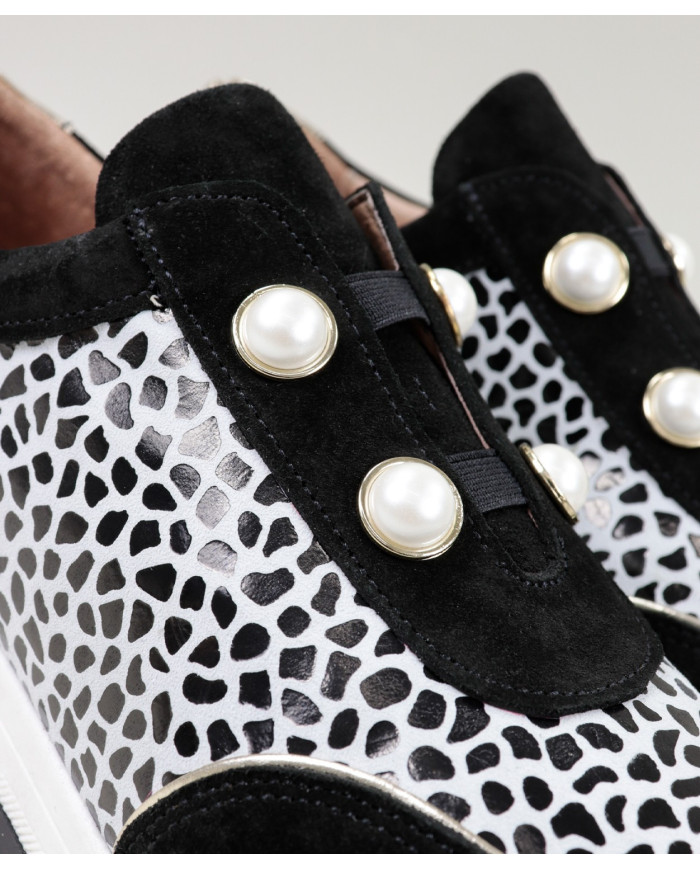 Pretas de Mulher Ginova shoes with Pearls