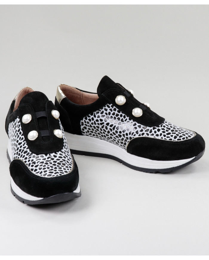 Black Lady Ginova shoes with Pearls