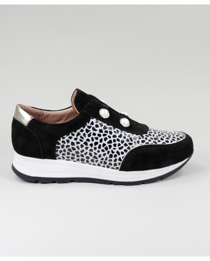 Black Lady Ginova shoes with Pearls