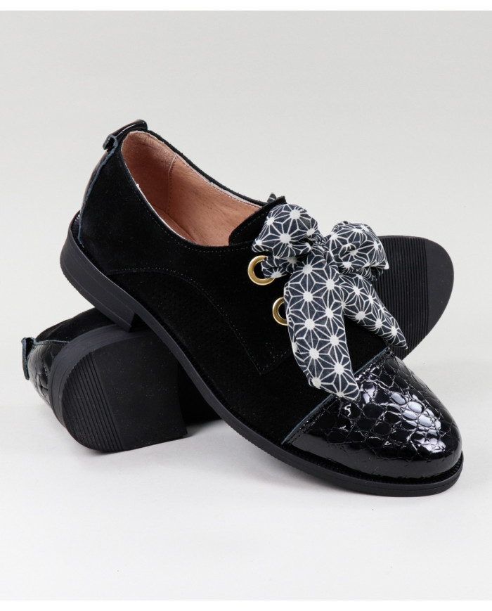 Sapatos Oxford Ginova em Preto com Laço em Tecido