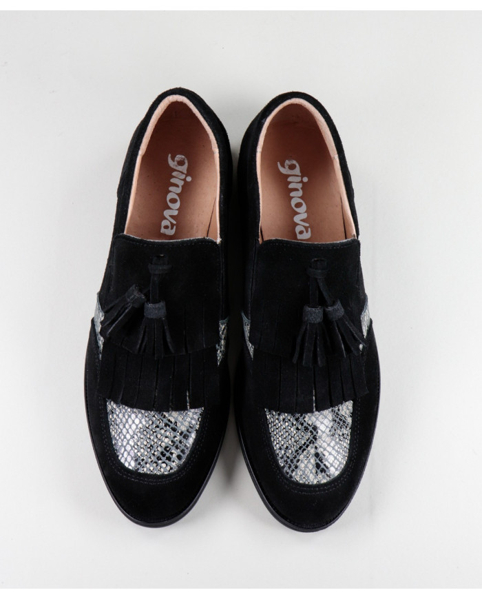 Women's Oxford Shoes Ginova with Berloque in Black