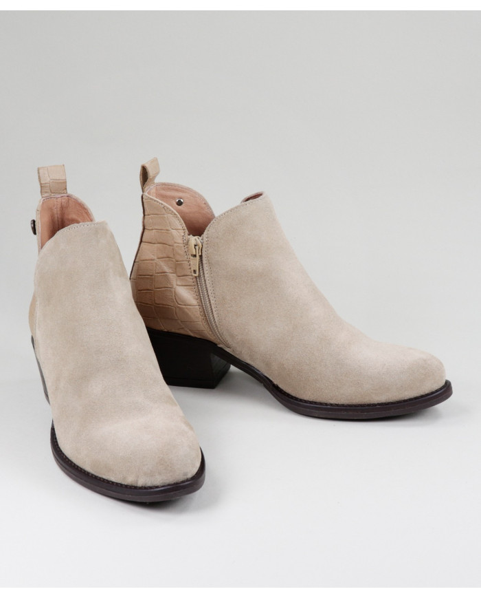 Botas Ginova efeito Crocodilo Atrás em taupe