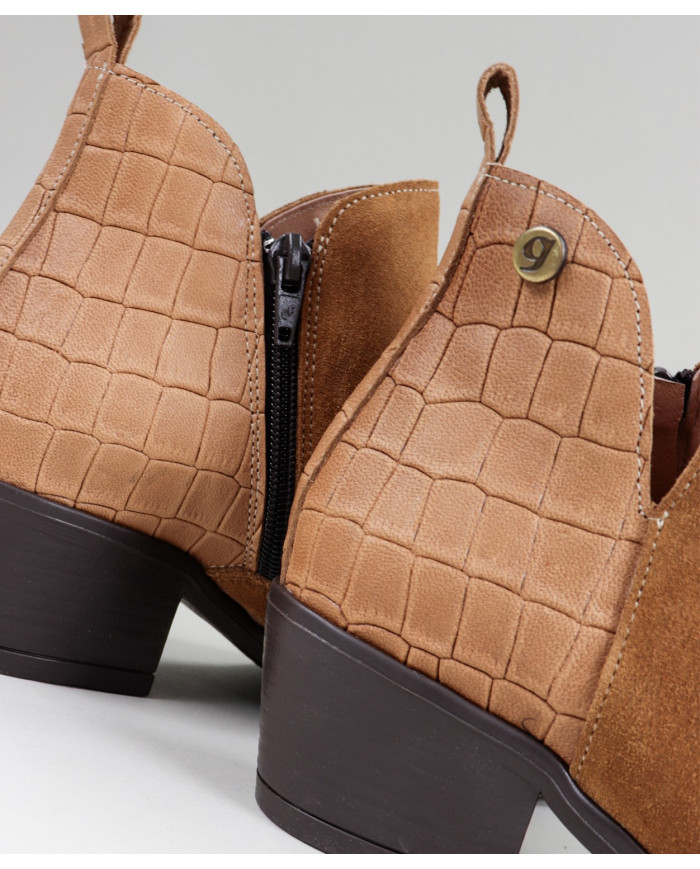 Ginova Effect Crocodilo Boots Back in camel