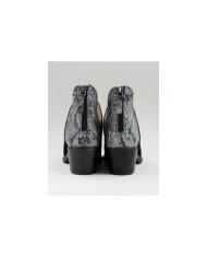 Botas Femininas Ginova em Preto com Padrão e Fecho Atrás