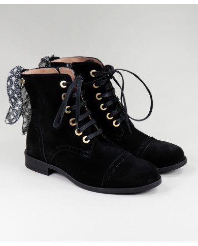 Ginova Women's Boots in Black with Scarf Back