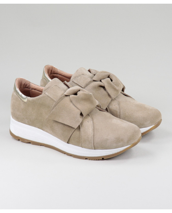 Women's Ginova shoes in Taupe with Lace