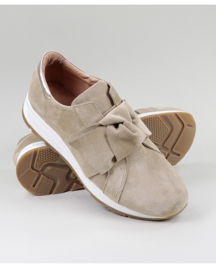 Women's Ginova shoes in Taupe with Lace