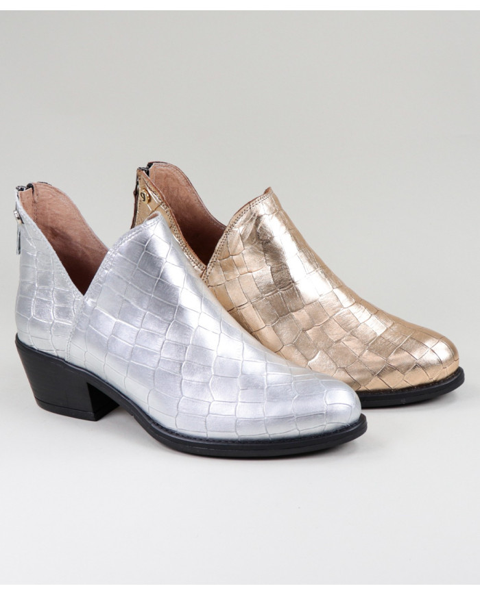 Ginova Boots with Metalized Detail