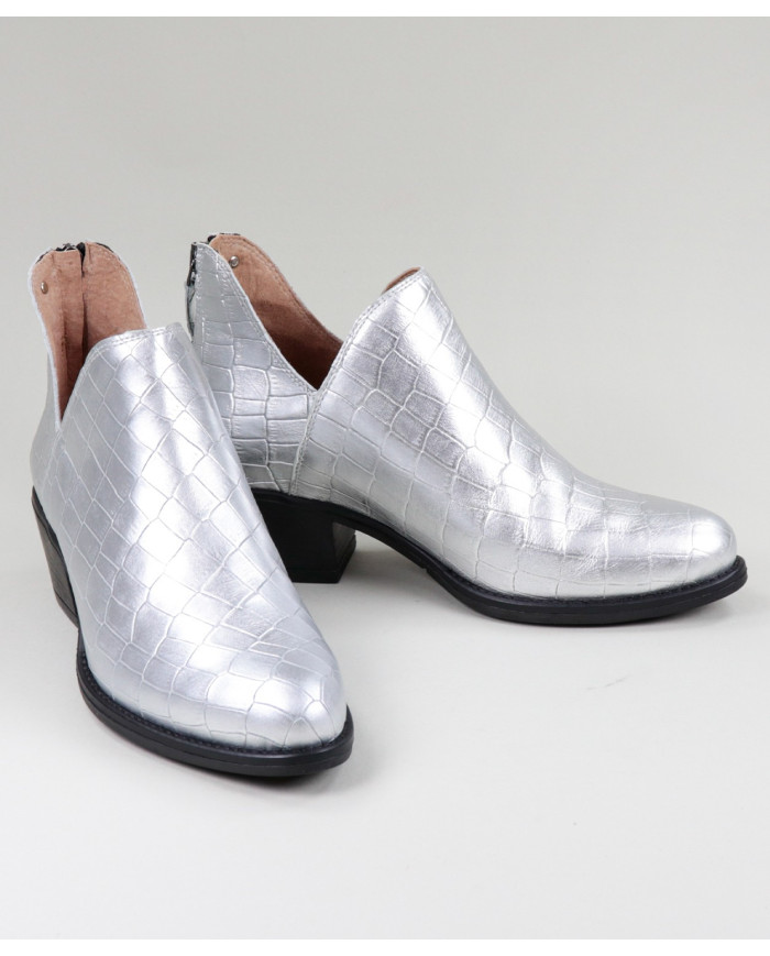 Botas Ginova com Detalhe Metalizado em prata