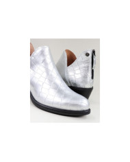 Ginova Boots with Detail Metallized in silver