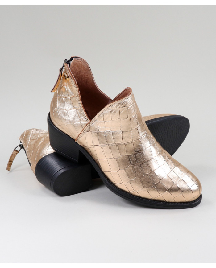 Botas Ginova com Detalhe Metalizado em dourado