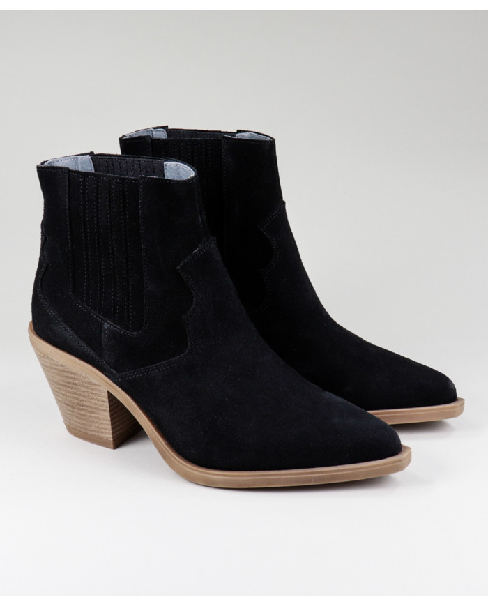 Botas Texanas em Preto de Salto Médio Ginova