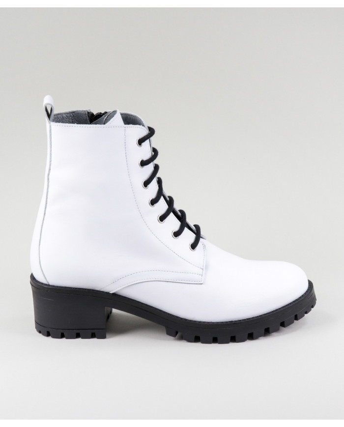 Women's Ginova Military Boots in Skin