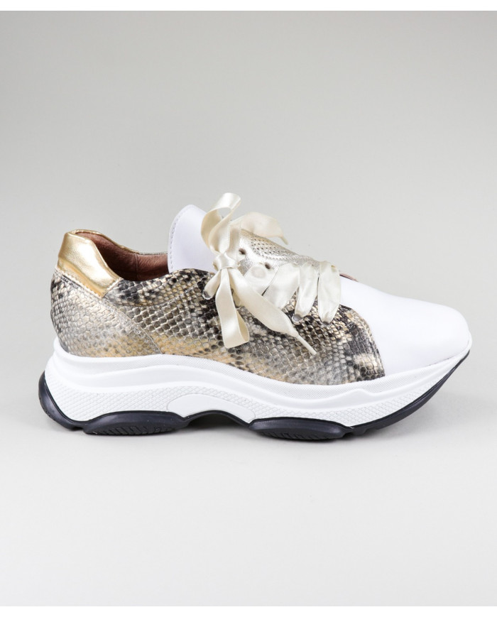 Entrenadores de mujeres Ginova con cordón Satin