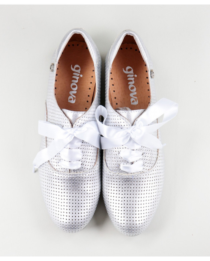 Sapatos Rasos Prata Ginova com Laço de Cetim e Perfurados