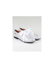 Sapatos Rasos Prata Ginova com Laço de Cetim e Perfurados