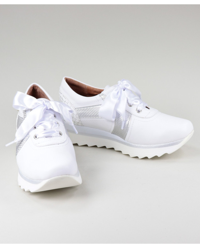 White Ginova shoes with Detail Back
