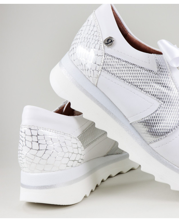 White Ginova shoes with Detail Back
