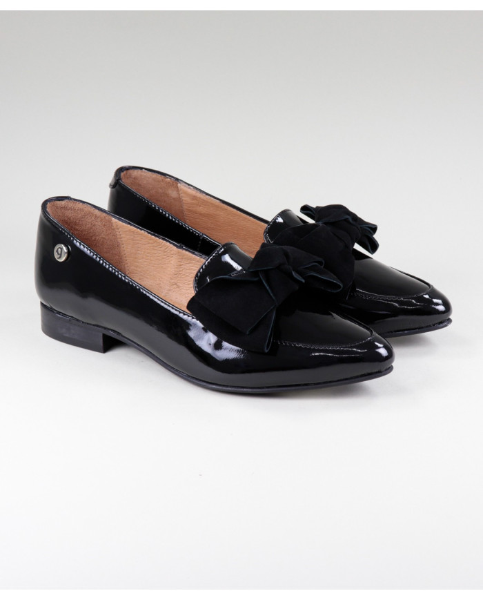 Sapatos Rasos Pretos Ginova Envernizados com Laço