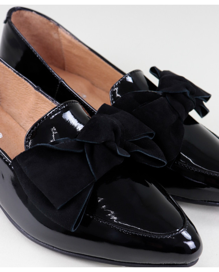 Black Rase Shoes Ginova Envernized with Laço