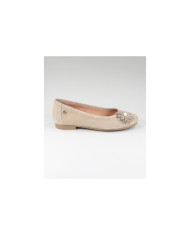 Sabrinas Ginova Women with Flower