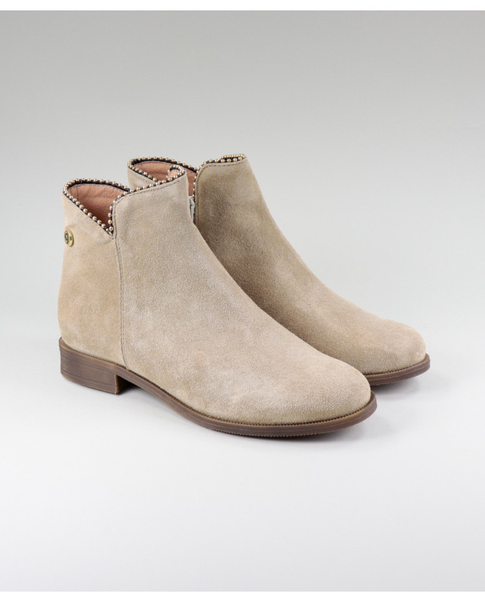 Taupe Rasas Ginova Boots with Rebordo Decorated