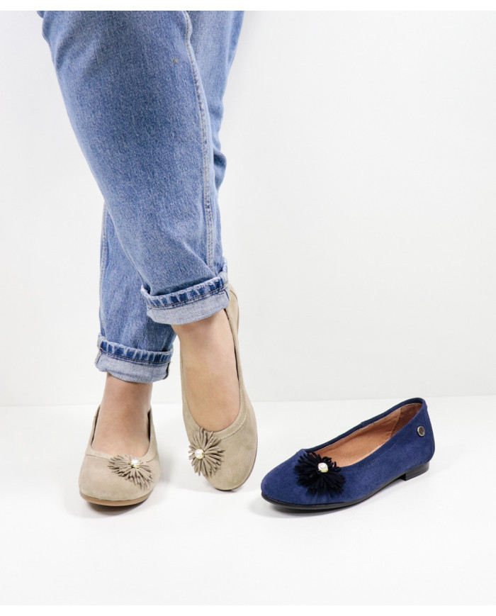 Sabrinas Ginova Mujeres con Flores