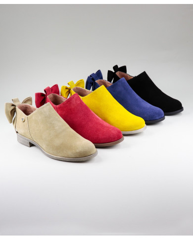 Botas Rasas Ginova de Senhora com Laço Atrás