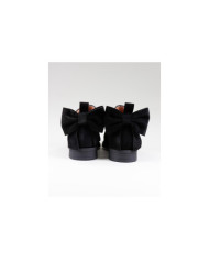 Botas Pretas Rasas Ginova de Senhora com Laço Atrás