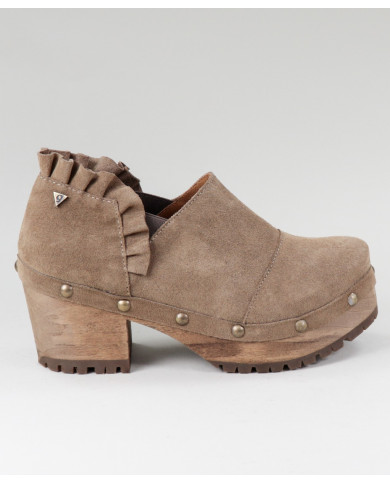 Botones de Senhora Ginova en Tacão Madeira