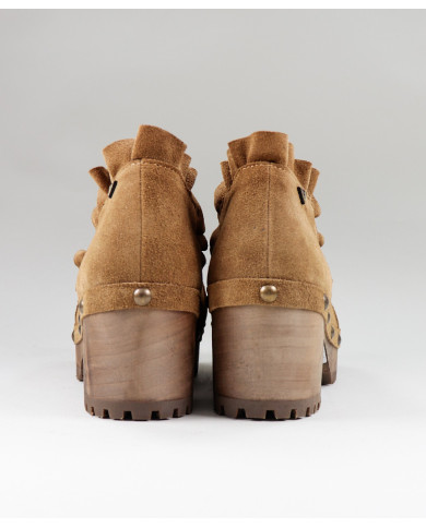 Botones de Senhora Ginova en Tacão Madeira