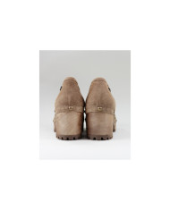 Taupe Shoes of Lady Ginova in Wood Sole