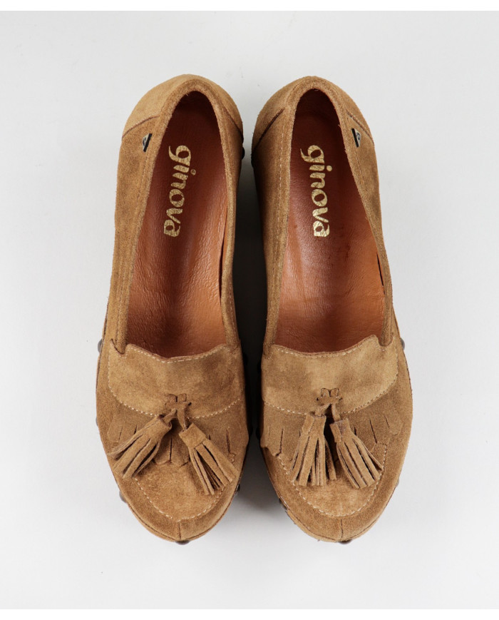 Lady Ginova Camel Shoes on Wood Sole