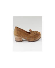 Lady Ginova Camel Shoes on Wood Sole