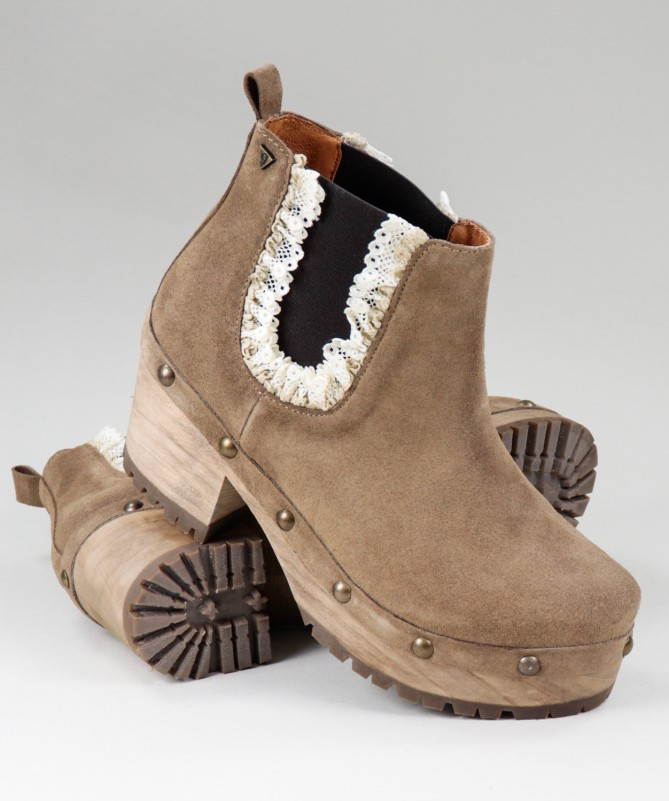 Botas de Mulher Ginova com Renda