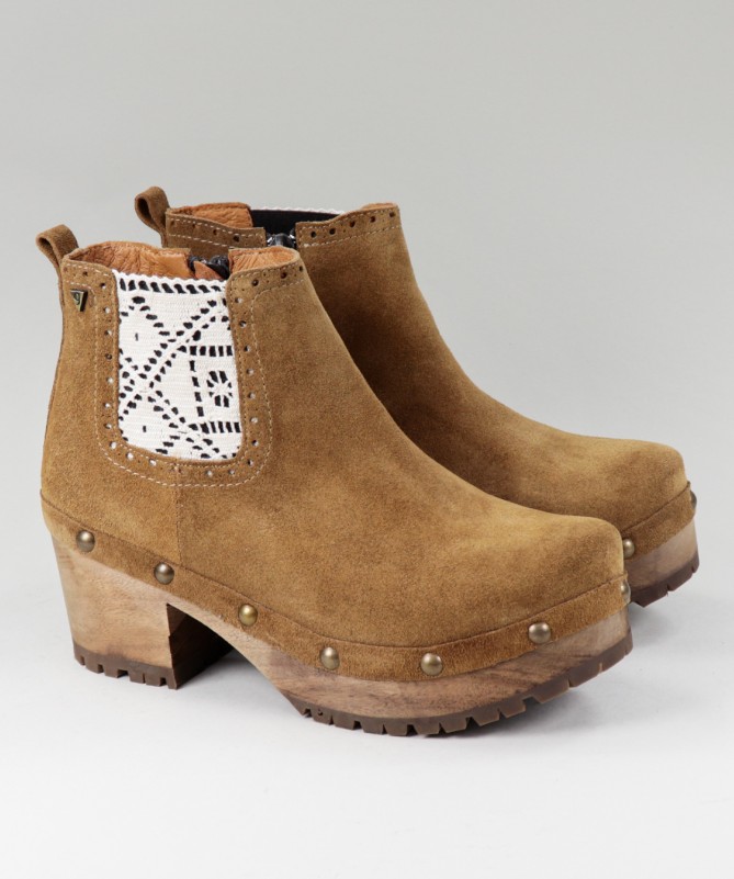 Botas Camel Ginova de Mulher com Renda no Elástico